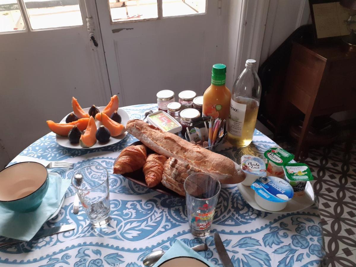 La Fee Des Eaux Bed and Breakfast Vernaison Eksteriør billede